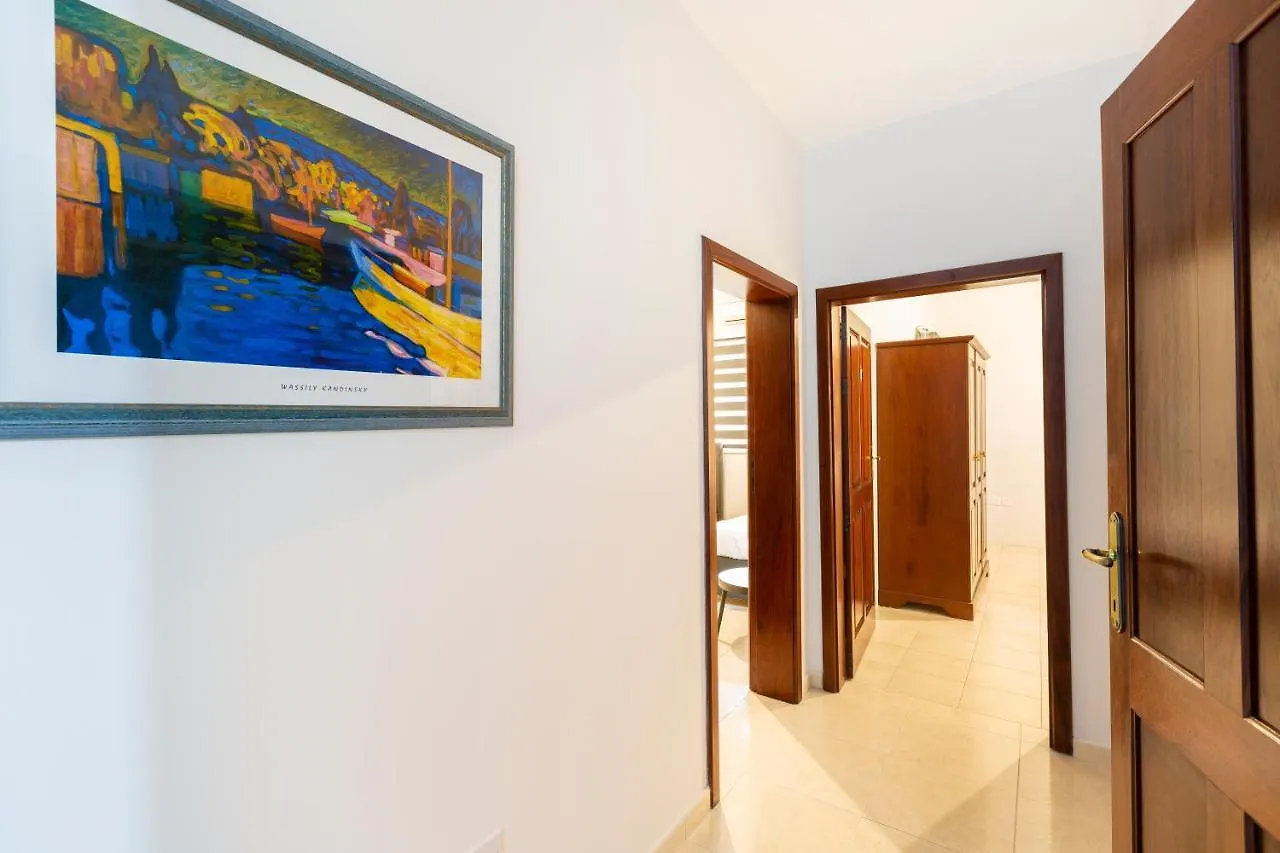 Sliema Central Apartment Just Minutes From The Beach By Jl 0*,  Malta