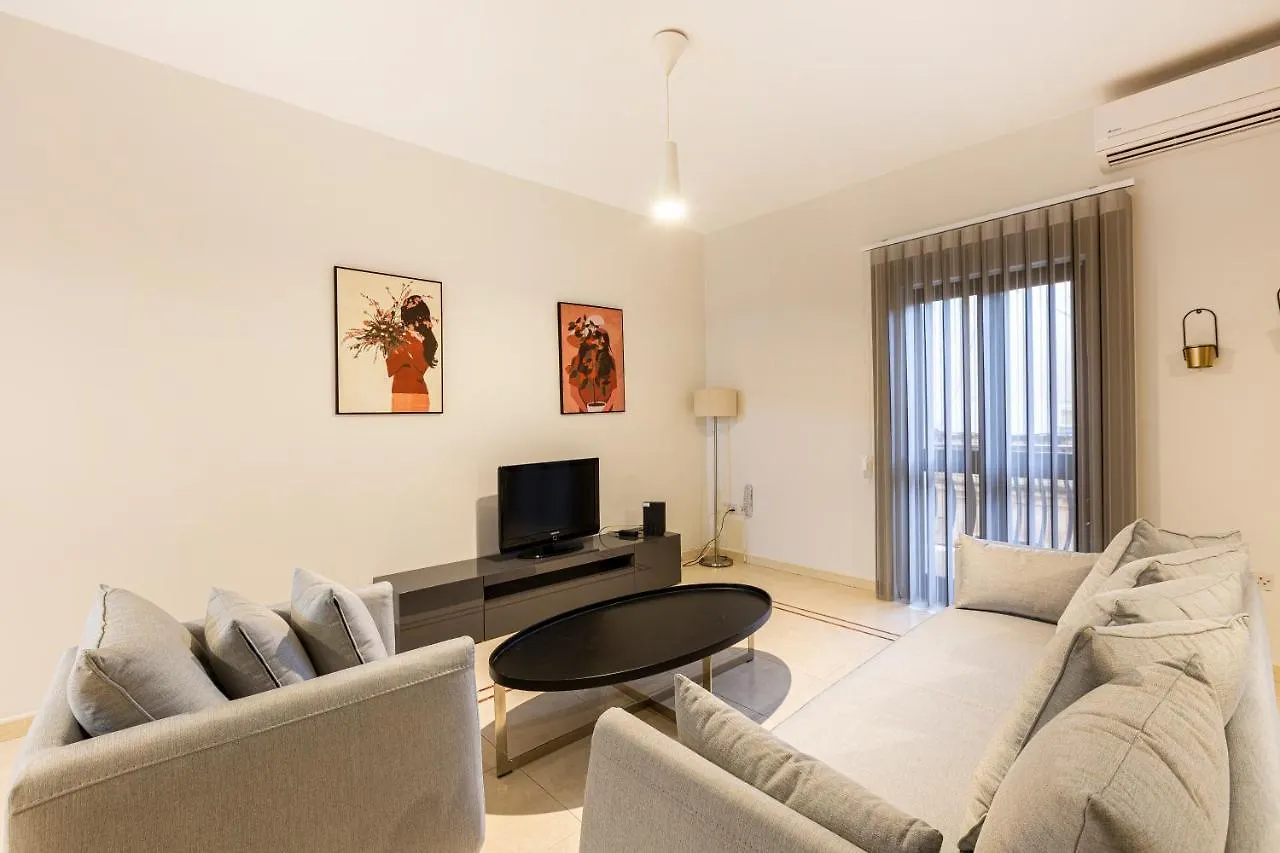 Sliema Central Apartment Just Minutes From The Beach By Jl 0*,  Malta