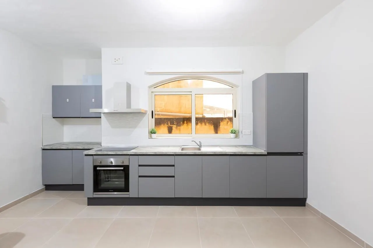 Sliema Central Apartment Just Minutes From The Beach By Jl 0*,
